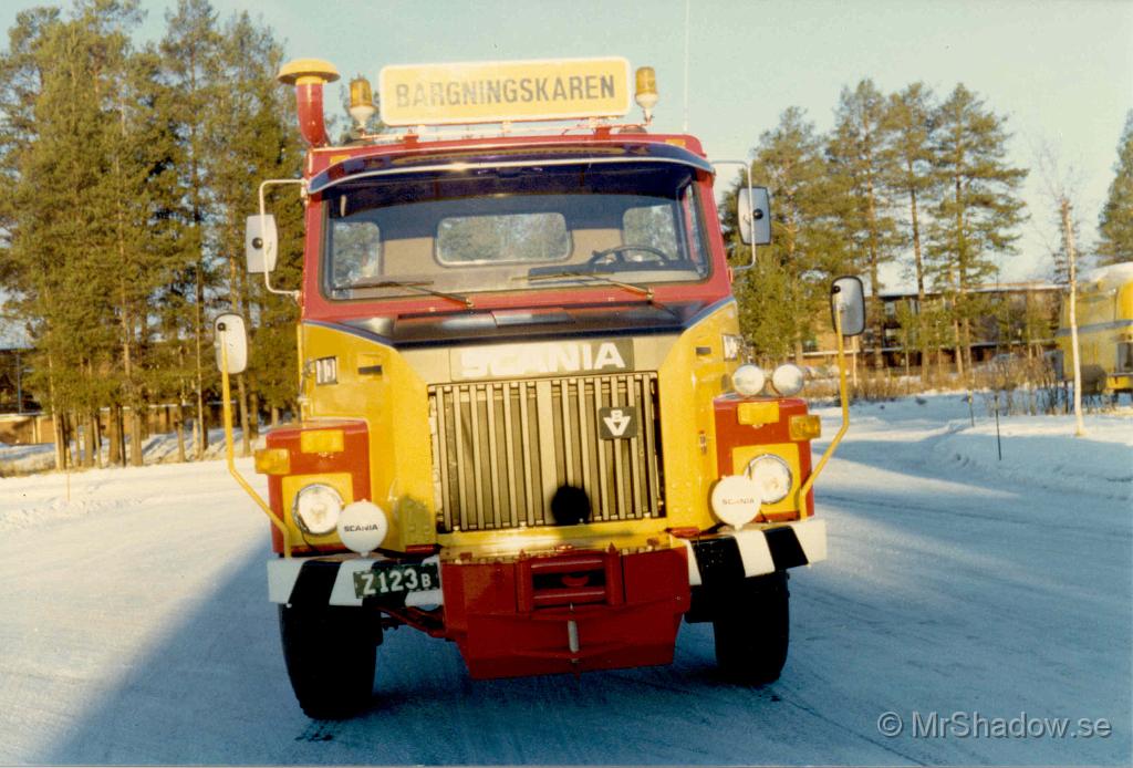 Bild 01-017.jpg - 1976 Har inte ens fått registreringsplåt, utan det är grönskyllt som gäller..